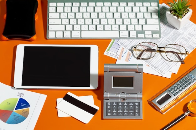 Two accounting approaches side by side